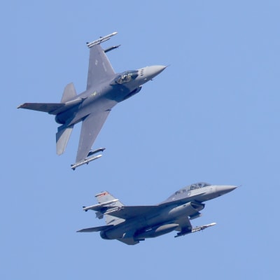 Amerikkalaisia F-16-hävittäjiä Spangdahlemin tukikohdassa Saksassa, osana isoa Naton ilmasotaharjoitusta (14.6.2023)