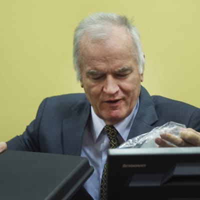 Ratko Mladić i rätten i Haag 16 maj 2012.