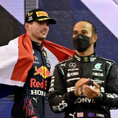 Max Verstappen och Lewis Hamilton efter VM-avgörandet.