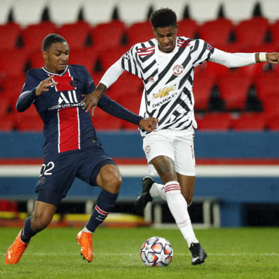 Abdou Diallo och Marcus Rashford i närkamp.