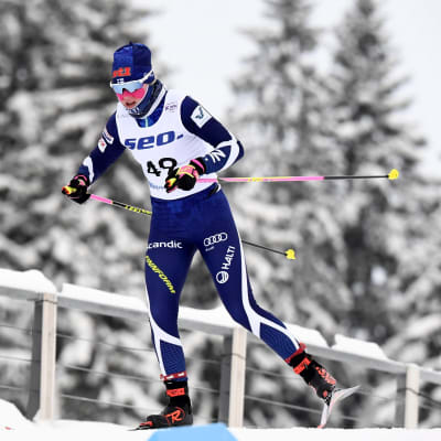 Rebecca Ehrnrooth tävlingsskidar.