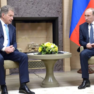 Sauli Niinistö och Vladimir Putin träffas i Moskva.