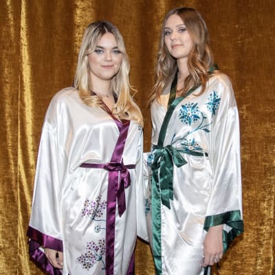 Två svenska kvinnor i kimono