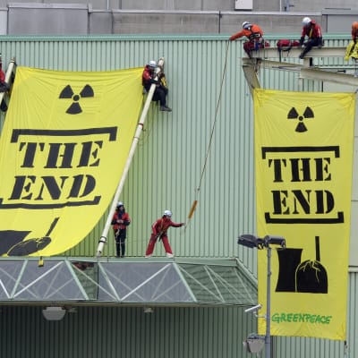 Greenpeace-protest mot kärnkraftverk i Beznau 2014
