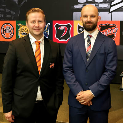 Olli Salo och Otto Paajanen står uppställda för fotografi.
