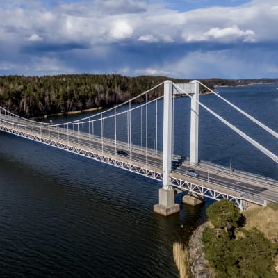 Kirjalansalmen silta, Rävsundsbron