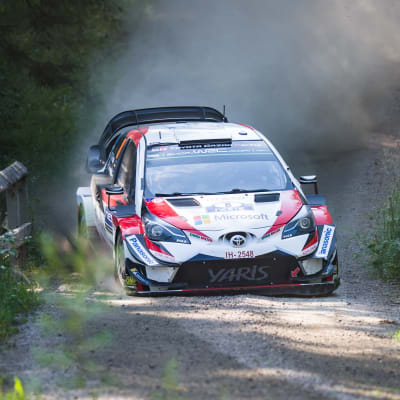 Ott Tänak ångar på i Jyväskylä.