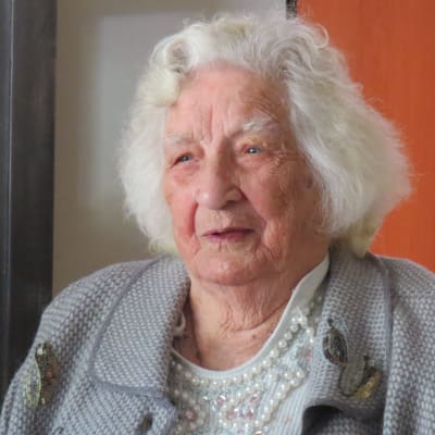 Suomen vanhin henkilö Astrid Qvist, joka kuoli 18.heinäkuuta 2022 110 vuoden ikäisenä.