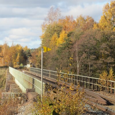 Järnvägsbro över Pojoviken i Ekenäs.