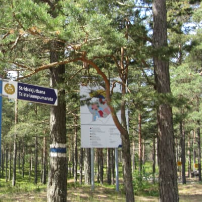 Skylt i Syndalen, Hangö.