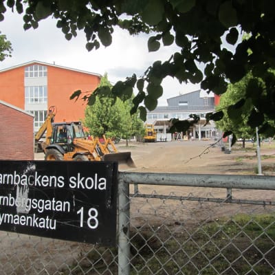 Eleverna vid Kvarnbackens skola kan inleda läsåret i nyrenoverade utrymmen - fastän allt inte är helt klart ännu.