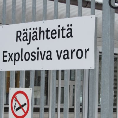 Skylt utanför Forcit i Hangö