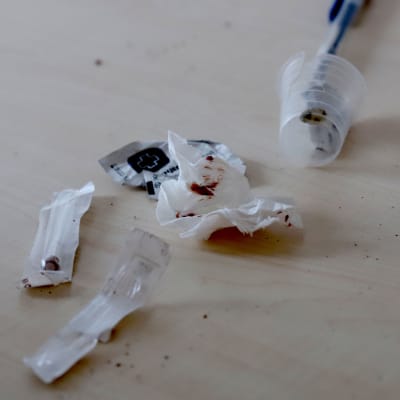 huumeruisku ja verisiä papereita
