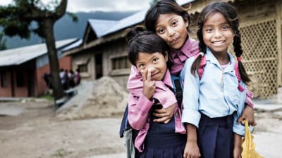 tre nepalesiska flickor