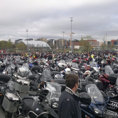 Motorcyklisterna samlades i Kuppis