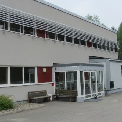 Gamla Leriasfastigheten i Björknäs i Ekenäs, fotad från utsidan.