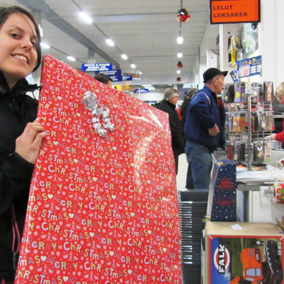Lina Smeds handlar julklappar.