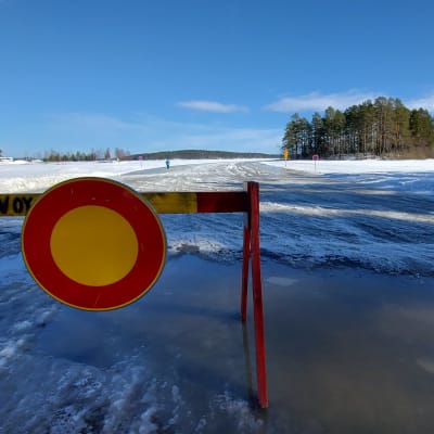 Kuopion Vaajasalon jäätie.