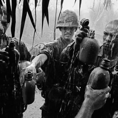 Philip Jones Griffithsin valokuvat Vietnamin sodasta toivat maailman tietoisuuteen sodan inhimilliset kärsimykset.