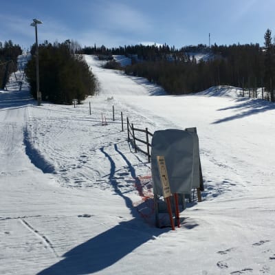 Paljakan laskettelurinne.