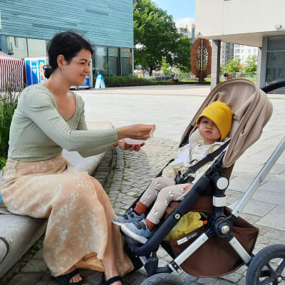 En mamma matar sitt barn i Dickursby i Vanda.
