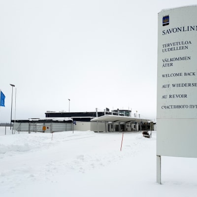 Savonlinnan lentokentän luminen piha