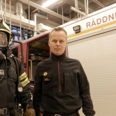 Brandmännen Tommy Rönnberg och Markus Parkkinen
