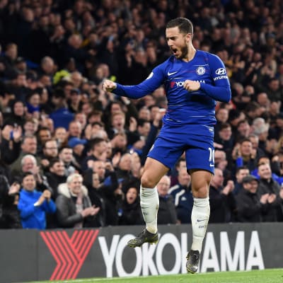 Eden Hazard jublar efter fullträff.