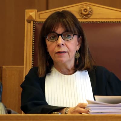 Den 63-åriga domaren Ekaterini Sakellaropoulou som är president för Författningsdomstolen blir Greklands första kvinnliga president