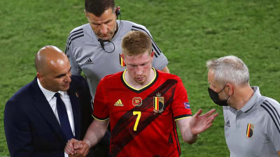 Kevin de Bruyne blir utbytt.