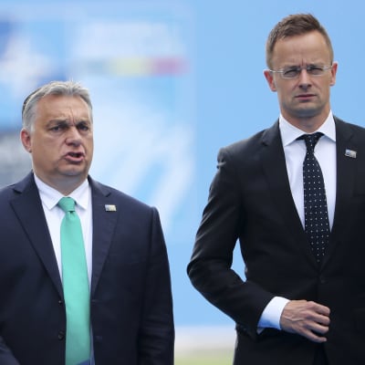 Viktor Orbán ja Péter Szijjártó.