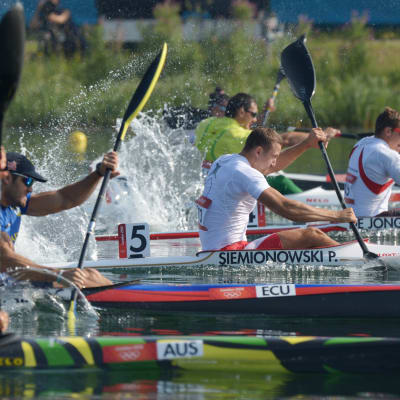 Paddling med kajak.