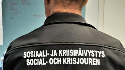Keijo Erkoinen är socialarbetarepå Västra Nylands social-och krisjour. 