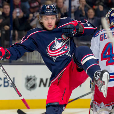 Artemi Panarin firar mål.