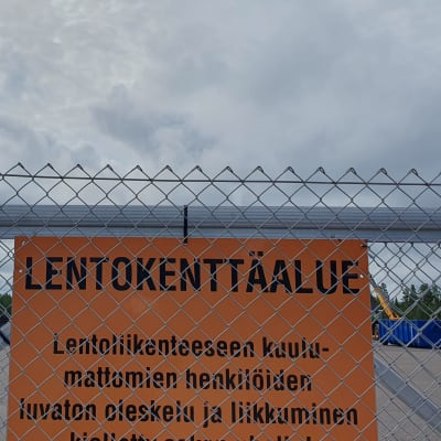Kaladogi-show järjestetään Kalajoen pienlentokentällä. 
