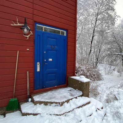 Villa Biaudet i vinterskrud.