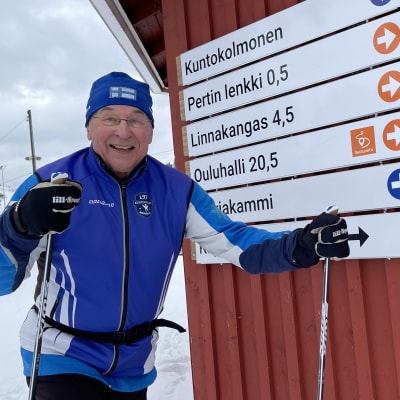 Vammaisurheilija Pertti Sankilampi Kempeleen Köykkyrin ulkoilukeskuksessa. 