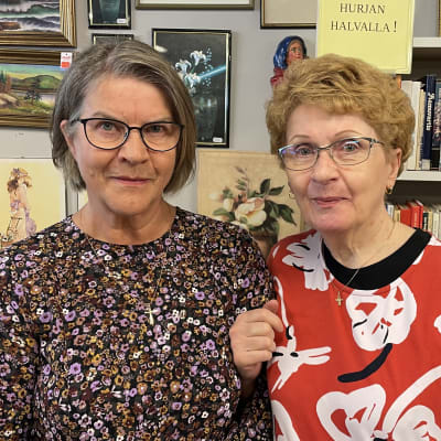 Kuvassa lähetystori Immanuelin työntekijät Marja Korhonen ja Kirsti Penttala.