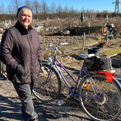 Kartanonhaan palstaviljelijöiden puheenjohtaja Kirsti Lehtonen.