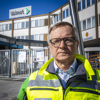 Valmetin Rautpohjan tehtaan Paperit-liiketoimintalinjan johtaja Jari Vähäpesola.