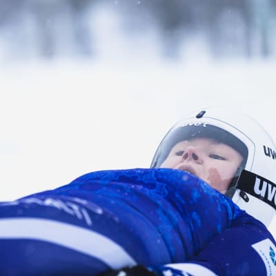 Tamperelainen Anni Valkeinen innostui ajatuksesta, että kelkkailun harrastamisen aloittamisella olisi mahdollisuudet päästä olympialaisiin.