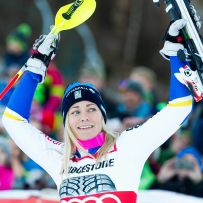 Frida Hansdotter fixade hem slalomcupen.