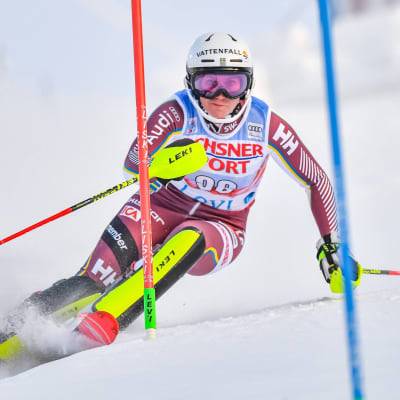 Estelle Alphand slutade på 25:e plats i slalompremiären i Levi.