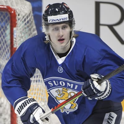 Alex Lintuniemi spelade EHT-hockey med Finland för ett par veckor sedan.