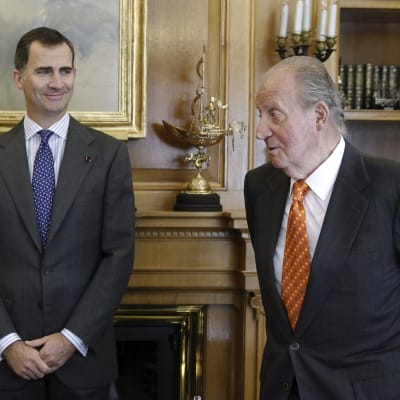 Spanska kungen Juan Carlos, till höger och kronprins Felipe.