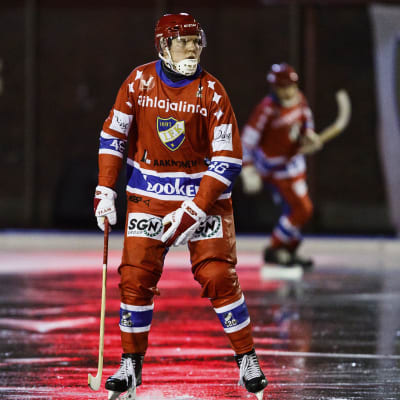 Teemu Ramstedt spelar bandy, 2017.