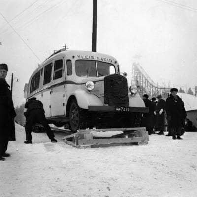 Yleisradion vanha radioauto Salpausselällä Lahdessa n. 1938