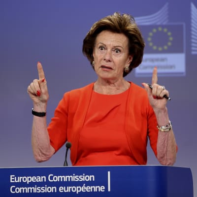 Neelie Kroes, entinen EU-komissaari.