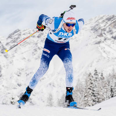 Tero Seppälä åker skidor.