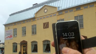Mobiltelefon i närbild.